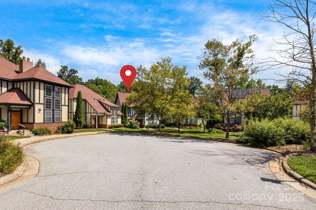 28 Trafalgar Circle, Asheville, NC 28805
