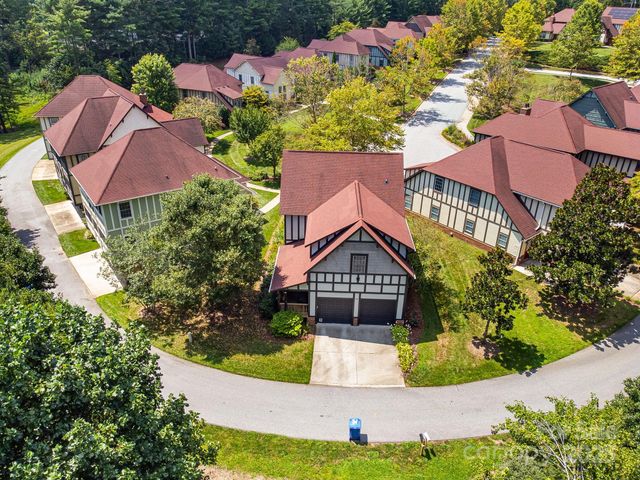 28 Trafalgar Circle, Asheville, NC 28805