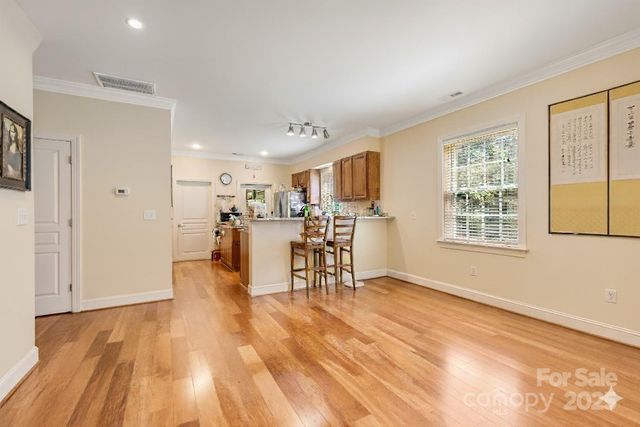 28 Trafalgar Circle, Asheville, NC 28805