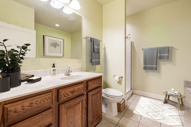 28 Trafalgar Circle, Asheville, NC 28805