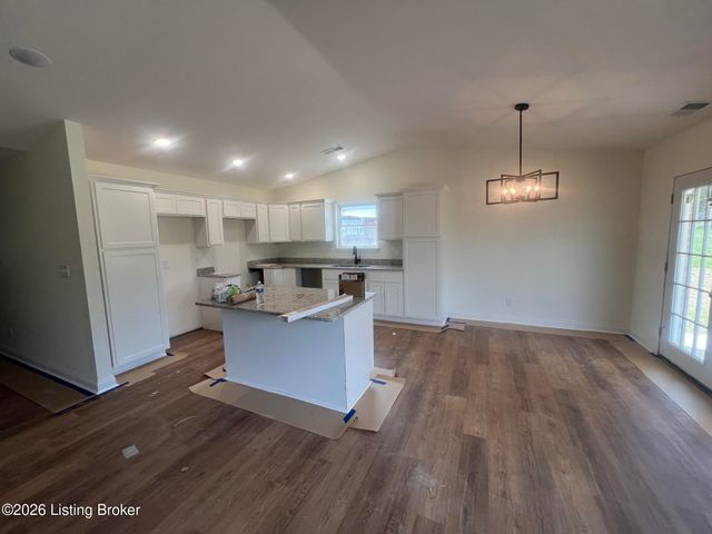 195 Heritage Way, Mt Washington, KY 40047