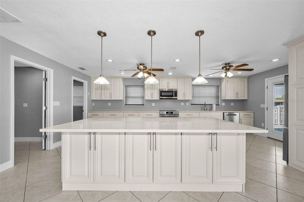 Image 11 of property listing at 3355 SEAWAY DRIVE, New Port Richey, FL 34652