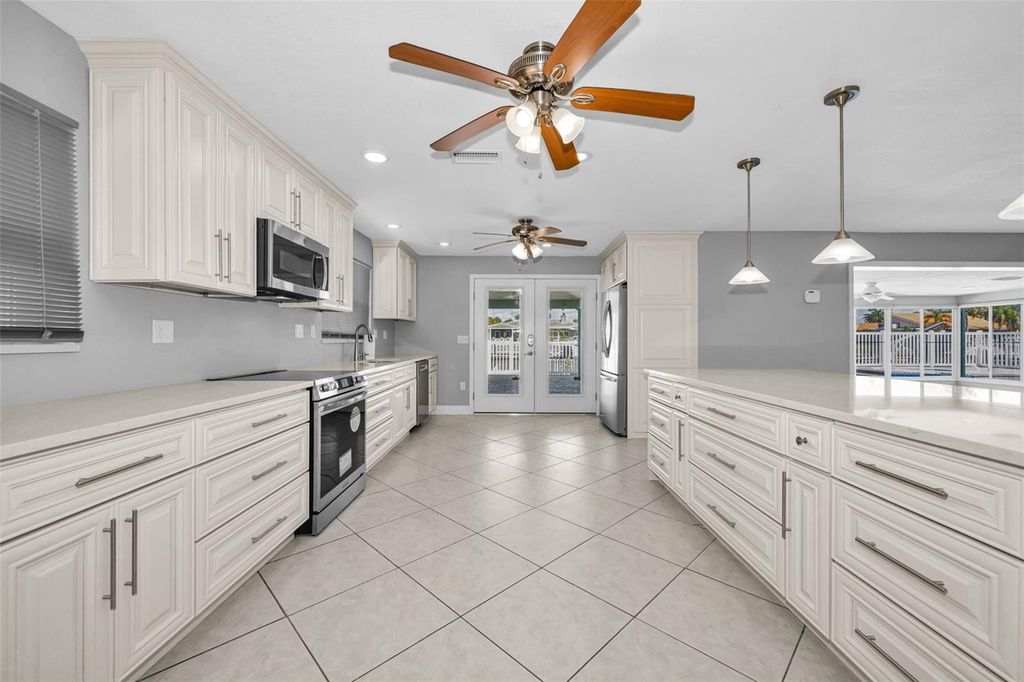 Image 12 of property listing at 3355 SEAWAY DRIVE, New Port Richey, FL 34652