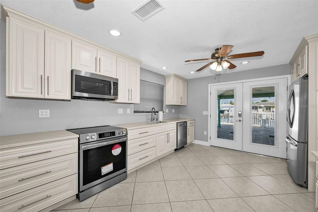 Image 19 of property listing at 3355 SEAWAY DRIVE, New Port Richey, FL 34652