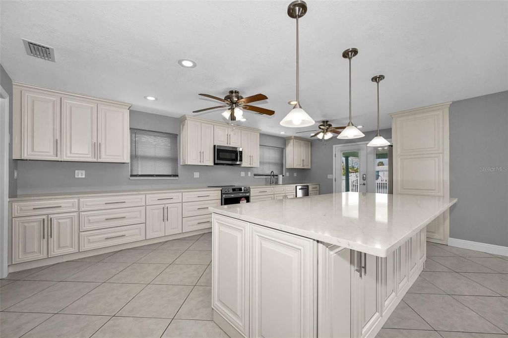 Image 10 of property listing at 3355 SEAWAY DRIVE, New Port Richey, FL 34652