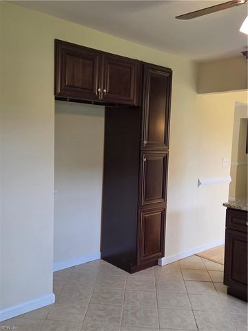 3232 Sir Meliot DR, Chesapeake, VA 23323