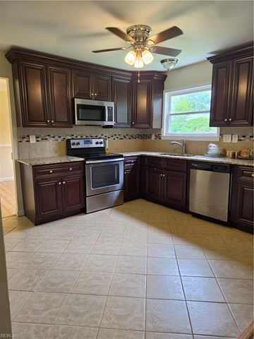 3232 Sir Meliot DR, Chesapeake, VA 23323