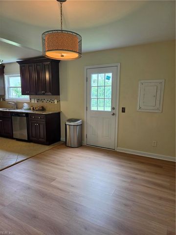 3232 Sir Meliot DR, Chesapeake, VA 23323