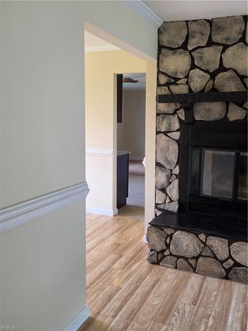 3232 Sir Meliot DR, Chesapeake, VA 23323