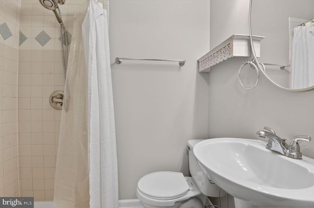 33 QUINCY CT, Sterling, VA 20165