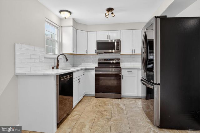 33 QUINCY CT, Sterling, VA 20165