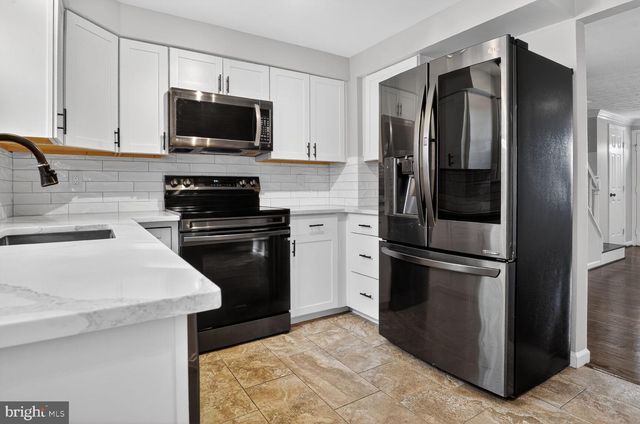 33 QUINCY CT, Sterling, VA 20165