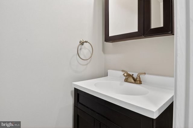 33 QUINCY CT, Sterling, VA 20165