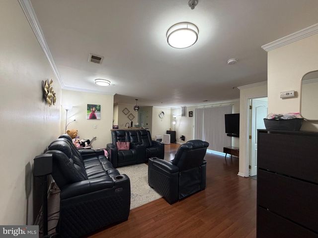 123 LIONHEART LN, West Deptford, NJ 08086