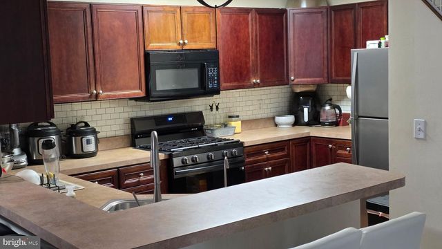 123 LIONHEART LN, West Deptford, NJ 08086