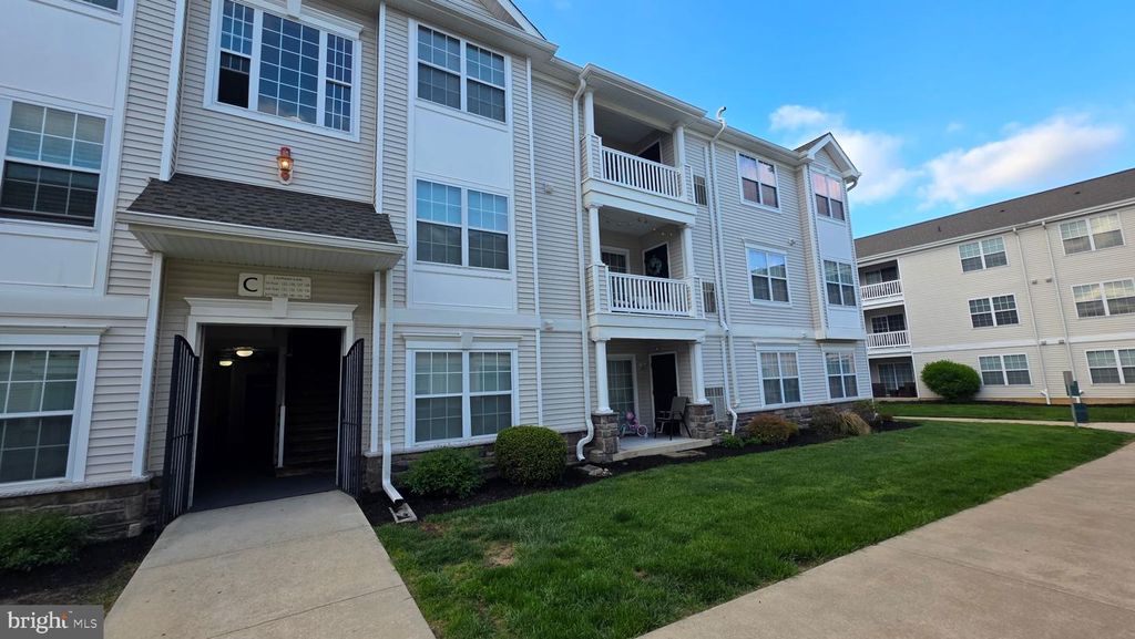 123 LIONHEART LN, West Deptford, NJ 08086