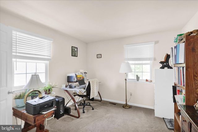 240 HICKORY DR, Fleetwood, PA 19522