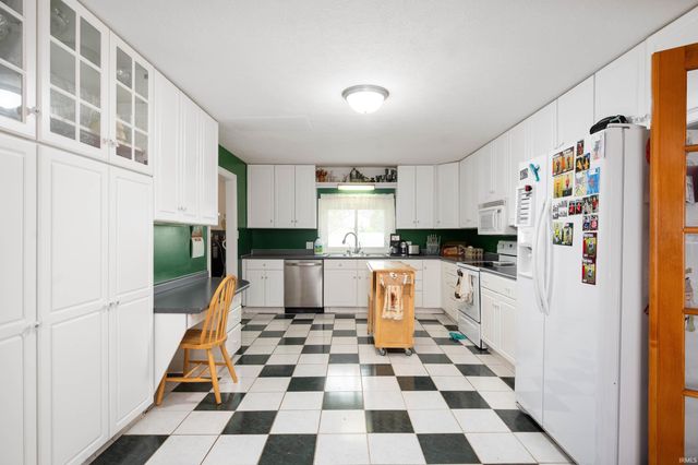 4399 E SR 26 Road, Hartford City, IN 47348
