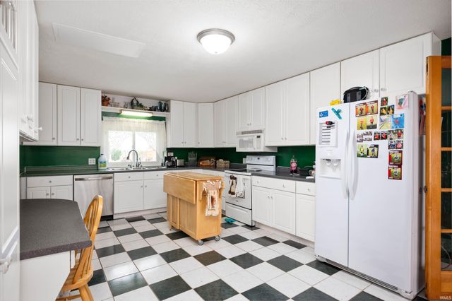 4399 E SR 26 Road, Hartford City, IN 47348