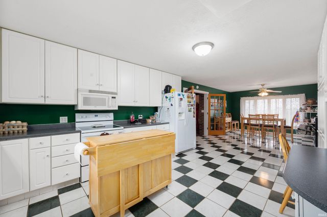 4399 E SR 26 Road, Hartford City, IN 47348