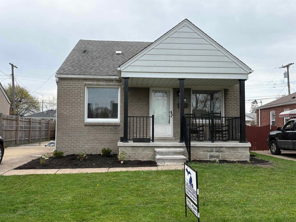 1072 11th Street, Wyandotte, MI 48192