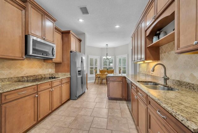 3916 POWERLINE ROAD, Lithia, FL 33547