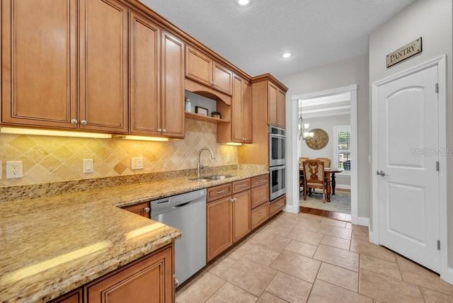 3916 POWERLINE ROAD, Lithia, FL 33547