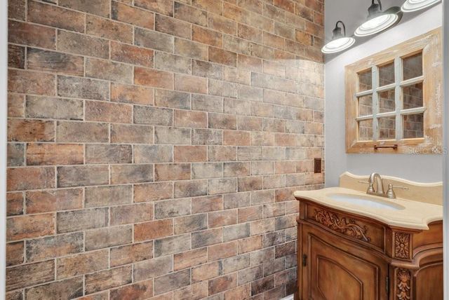 3916 POWERLINE ROAD, Lithia, FL 33547