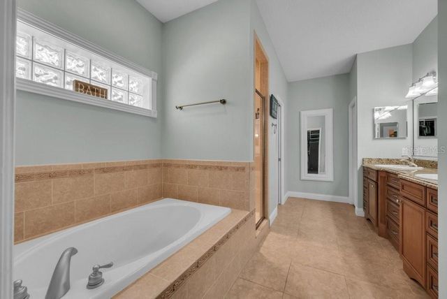 3916 POWERLINE ROAD, Lithia, FL 33547