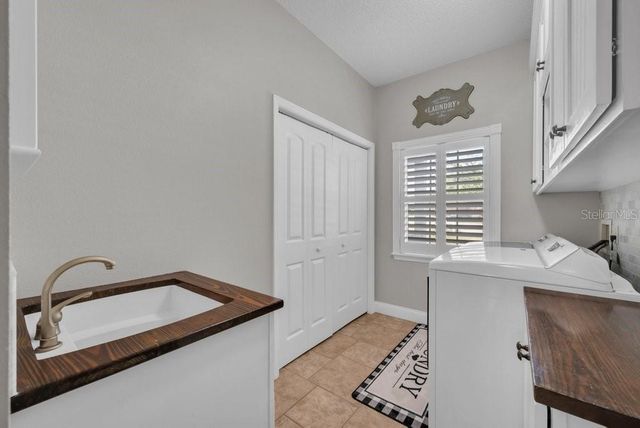 3916 POWERLINE ROAD, Lithia, FL 33547