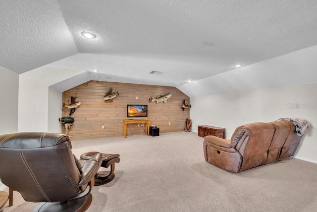 3916 POWERLINE ROAD, Lithia, FL 33547