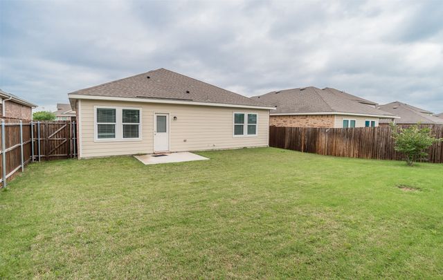 1637 Shadow Hawk Drive, Fort Worth, TX 76052