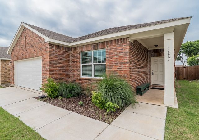 1637 Shadow Hawk Drive, Fort Worth, TX 76052