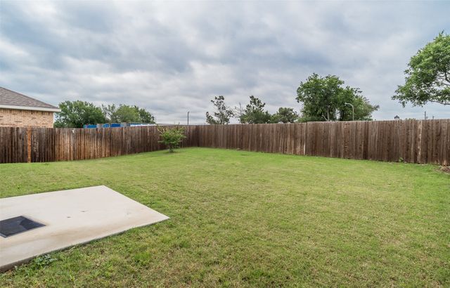1637 Shadow Hawk Drive, Fort Worth, TX 76052