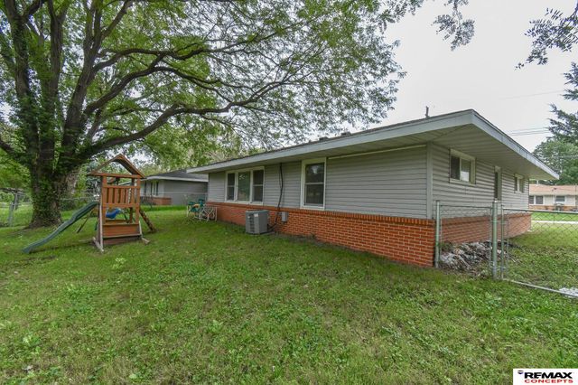 5218 W Benton Street, Lincoln, NE 68524