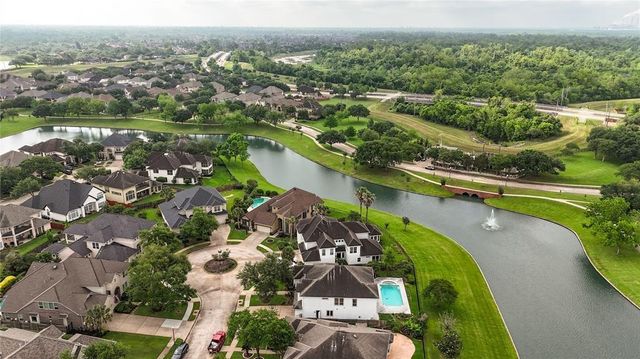 5318 Turning Leaf Lane, Sugar Land, TX 77479