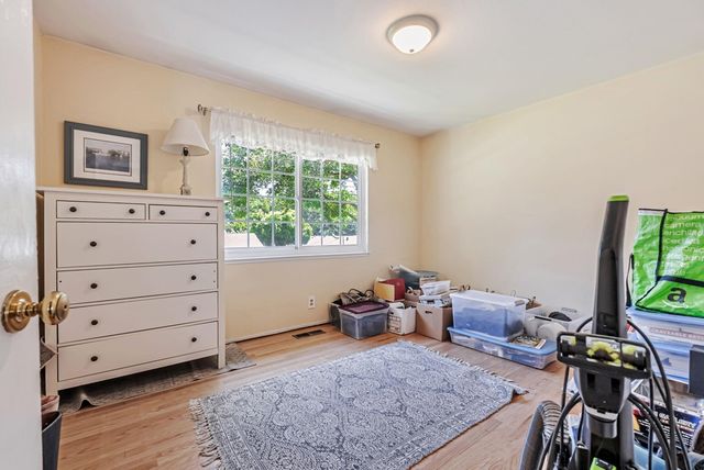 2050 Donald Dr, Moraga, CA 94556