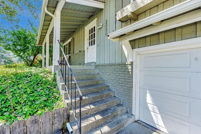 2050 Donald Dr, Moraga, CA 94556