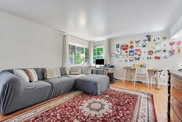 2050 Donald Dr, Moraga, CA 94556