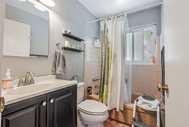 2050 Donald Dr, Moraga, CA 94556