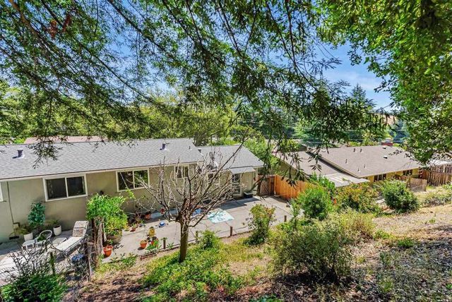 2050 Donald Dr, Moraga, CA 94556