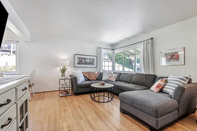 2050 Donald Dr, Moraga, CA 94556