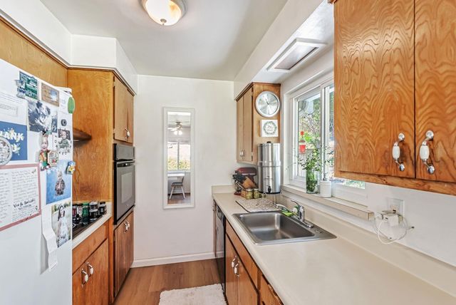 2050 Donald Dr, Moraga, CA 94556