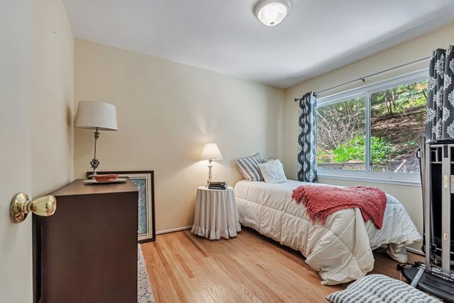 2050 Donald Dr, Moraga, CA 94556