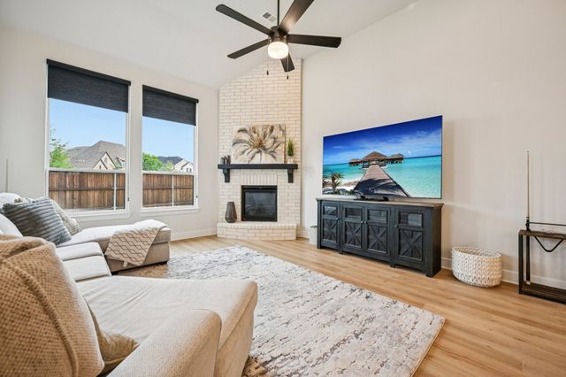 704 Colt Drive, Aubrey, TX 76227