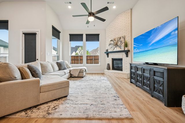 704 Colt Drive, Aubrey, TX 76227