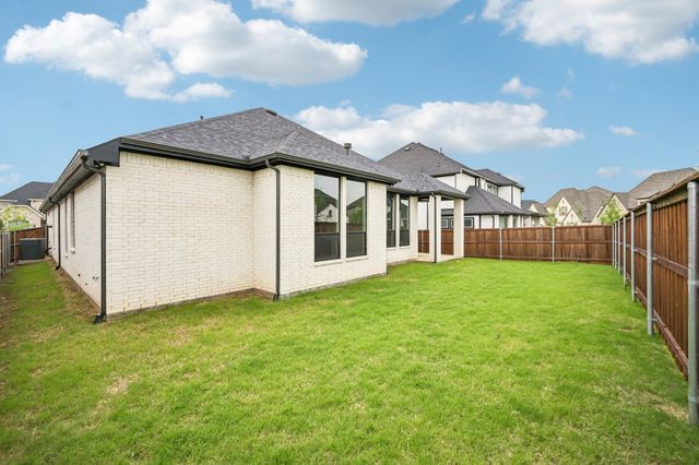 704 Colt Drive, Aubrey, TX 76227