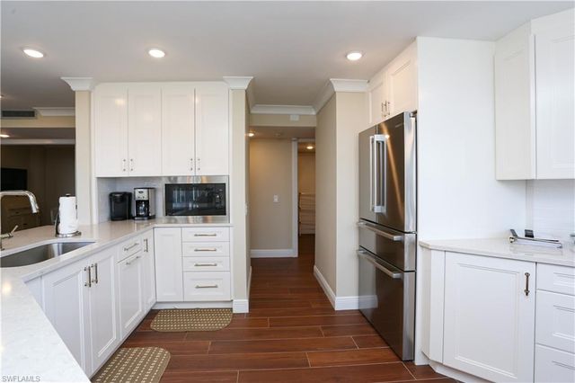 4041 Gulf Shore BLVD N # 305, Naples, FL 34103