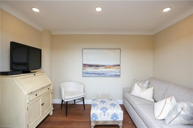 4041 Gulf Shore BLVD N # 305, Naples, FL 34103