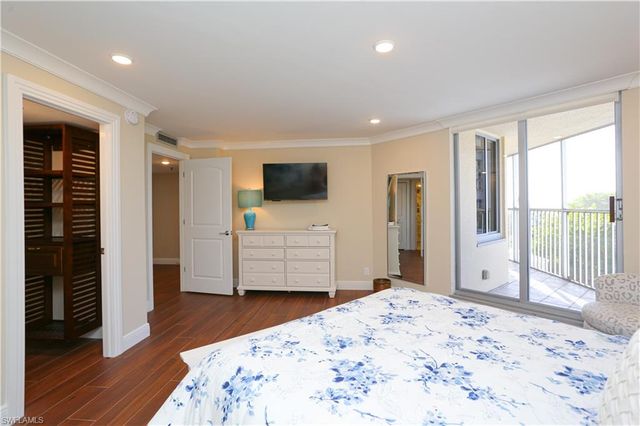 4041 Gulf Shore BLVD N # 305, Naples, FL 34103